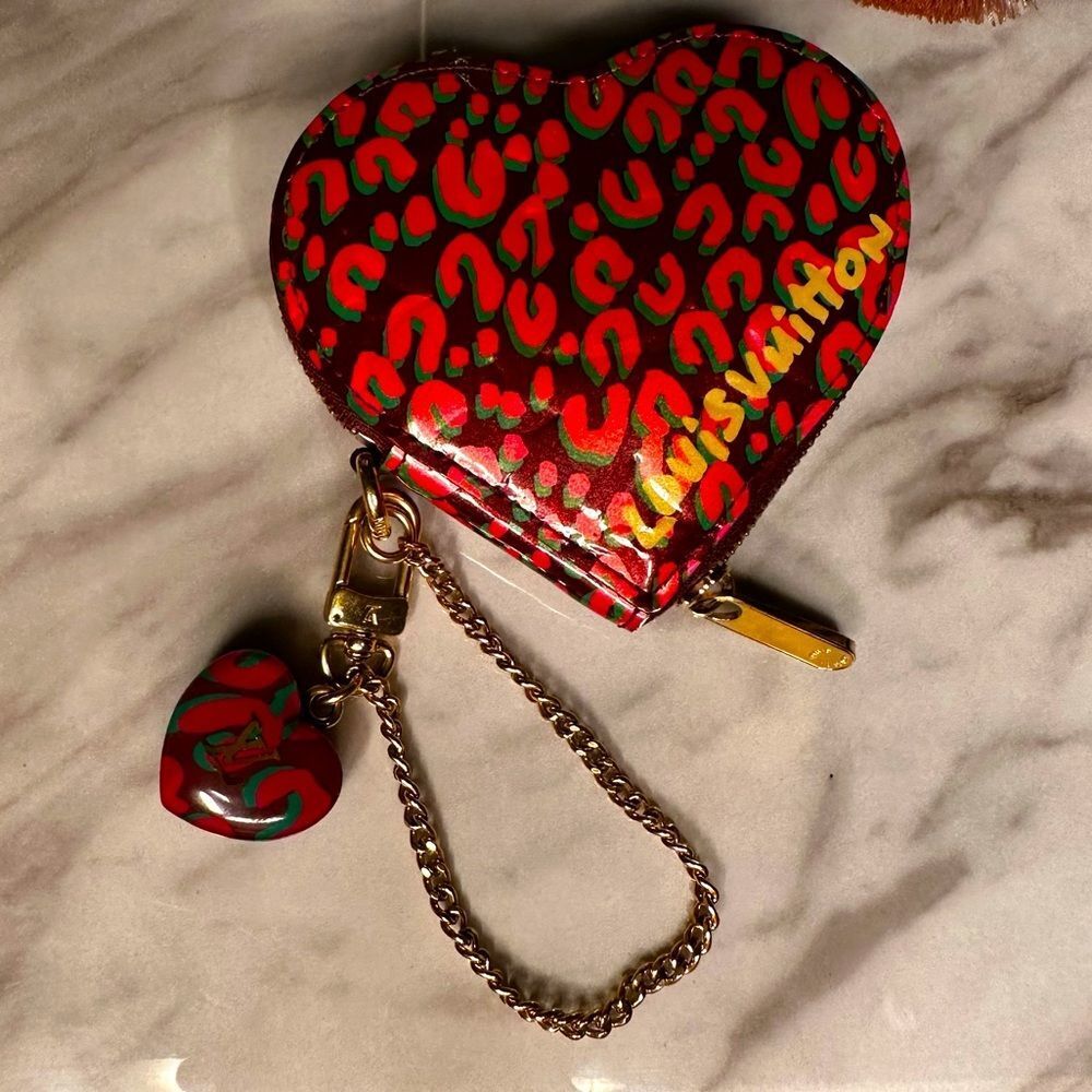 LOUIS VUITTON Vernis Leopard Coeur Heart Coin Purse
